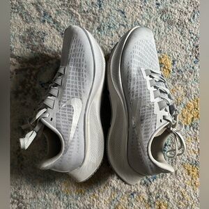 Women’s Nike Sneakers Size 7.5